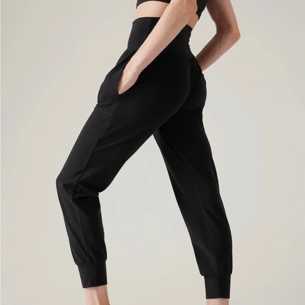 Athleta Salutation Jogger NWT - Picture 1 of 12
